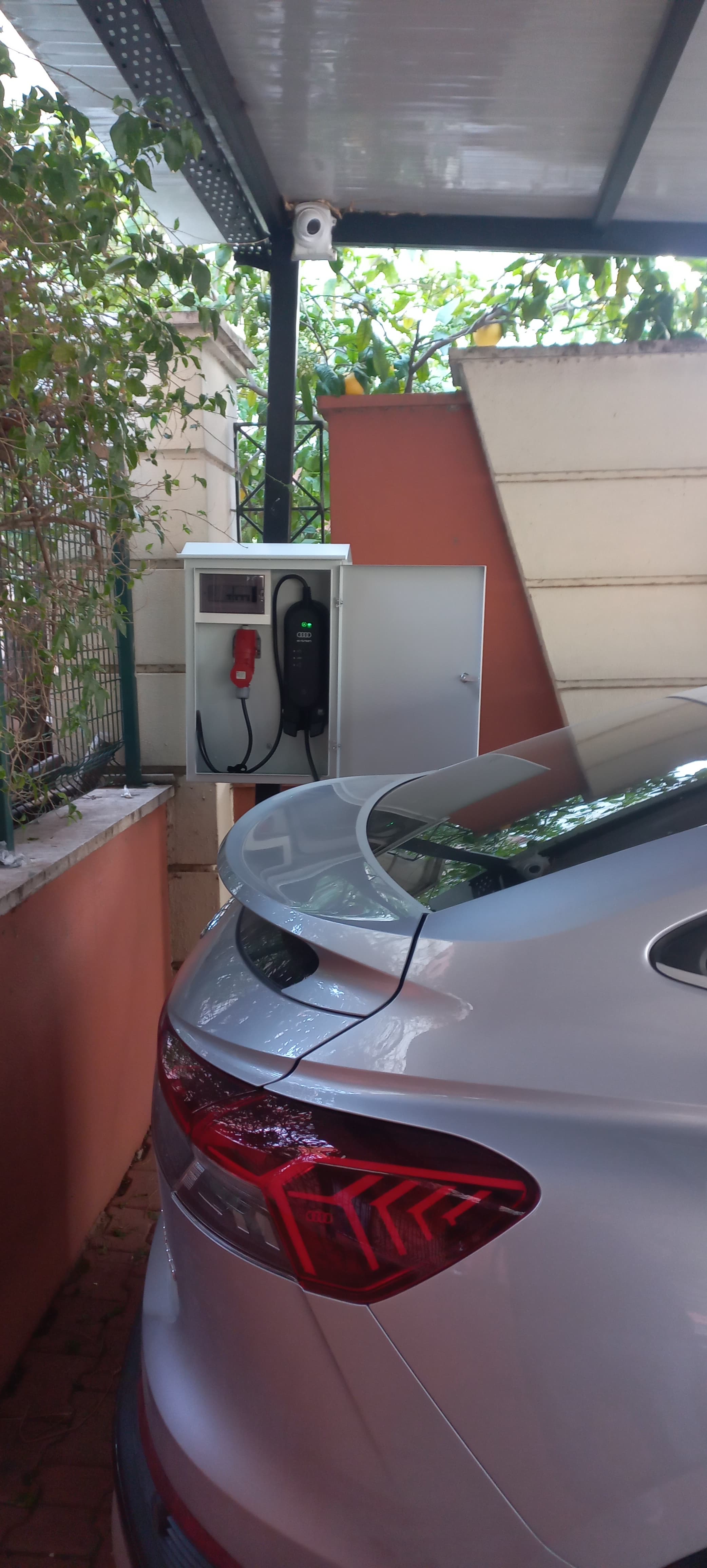 Audi Şarj İstasyonu