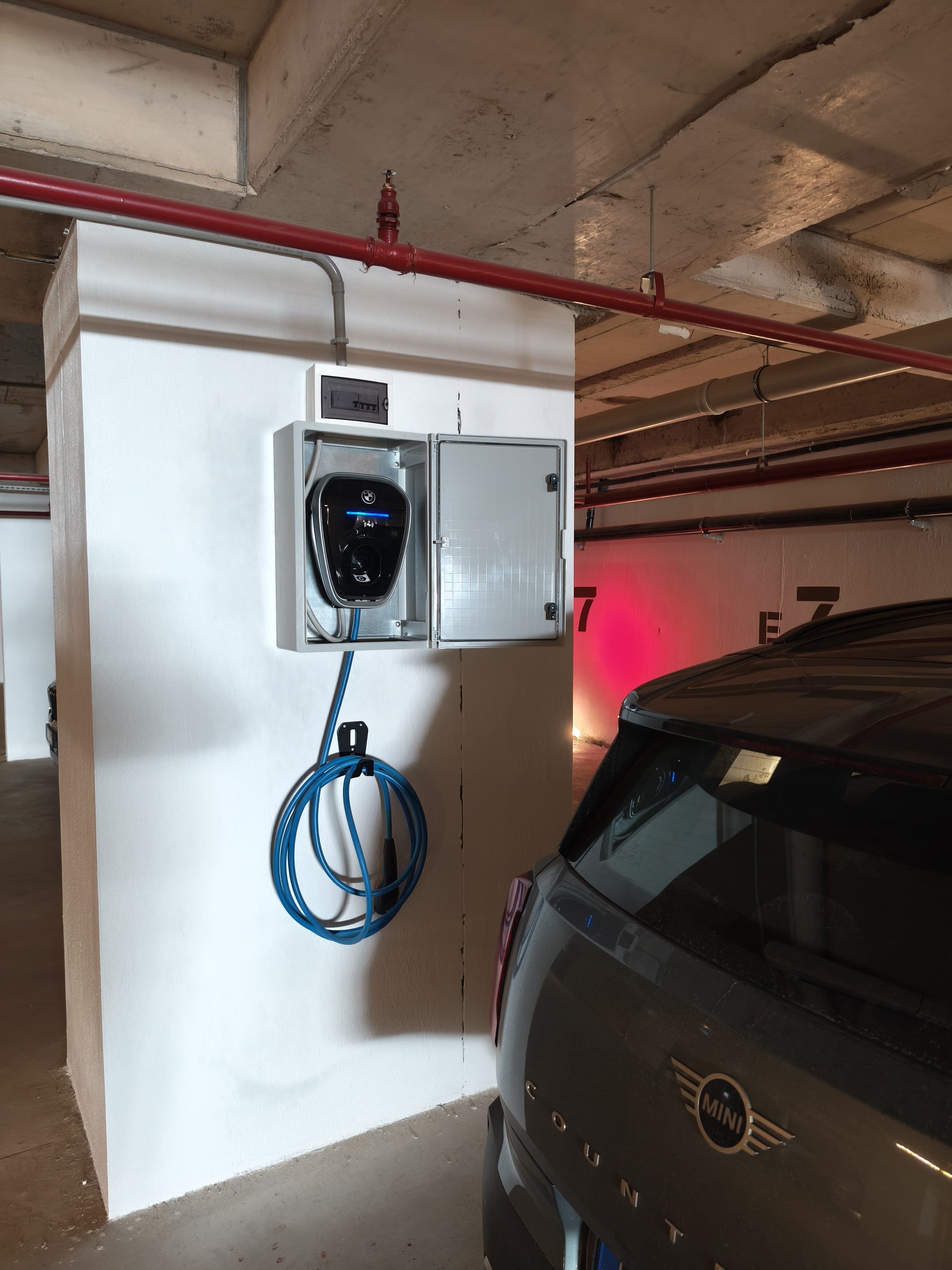 Mini Cooper Şarj İstasyonu